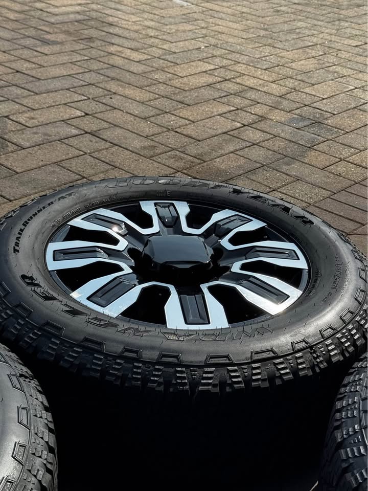 BRAND NEW | 2025 GMC Sierra Denali Ultimate Wheels and Tires | 275/65/20