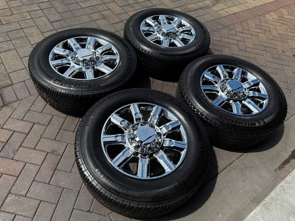 2025 GMC Sierra 2500 AT4 Chrome Wheels and Tires