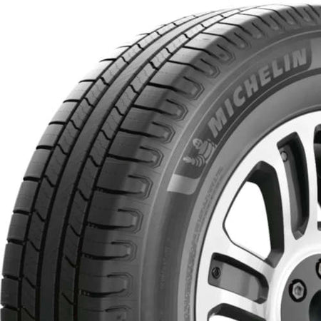 Michelin Defender2 235/55R17